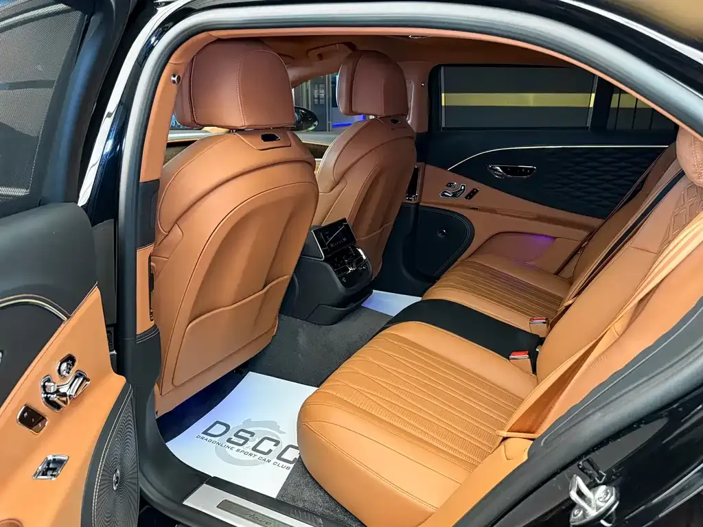 Bentley Flying Spur — фото 10