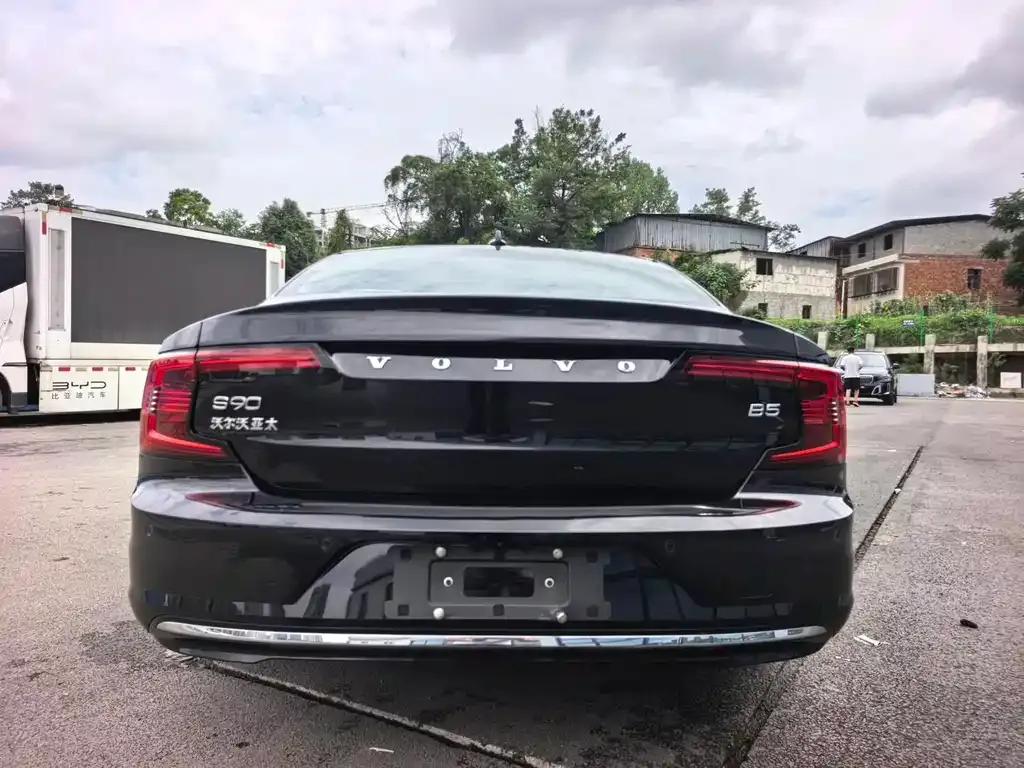 Volvo S90 — фото 9