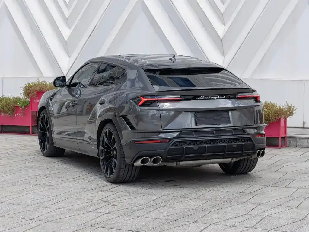 Lamborghini Urus — фото 9