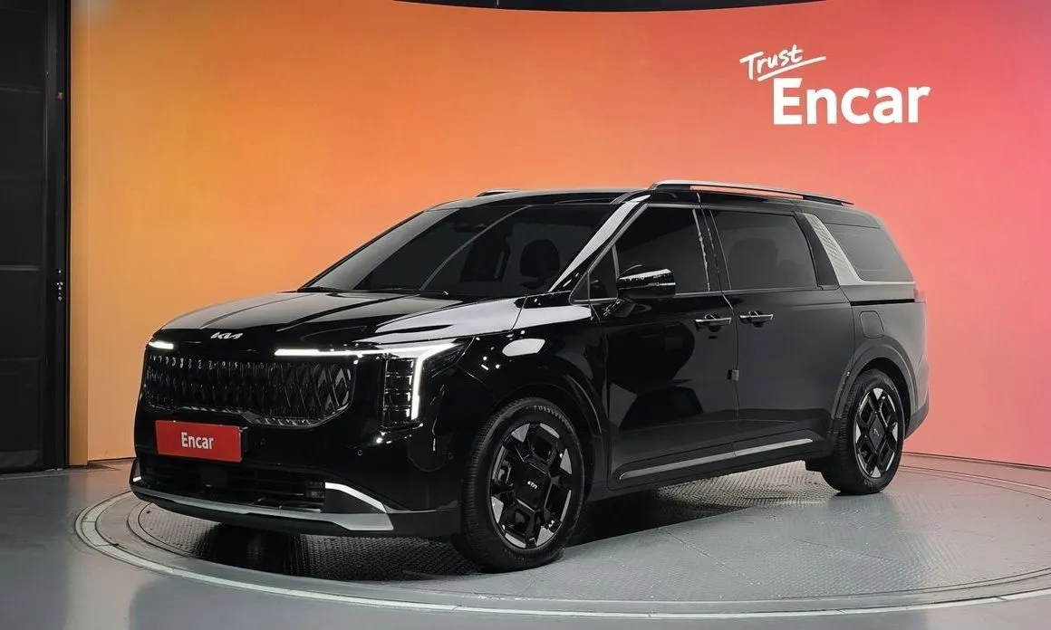 Kia Carnival — фото 1