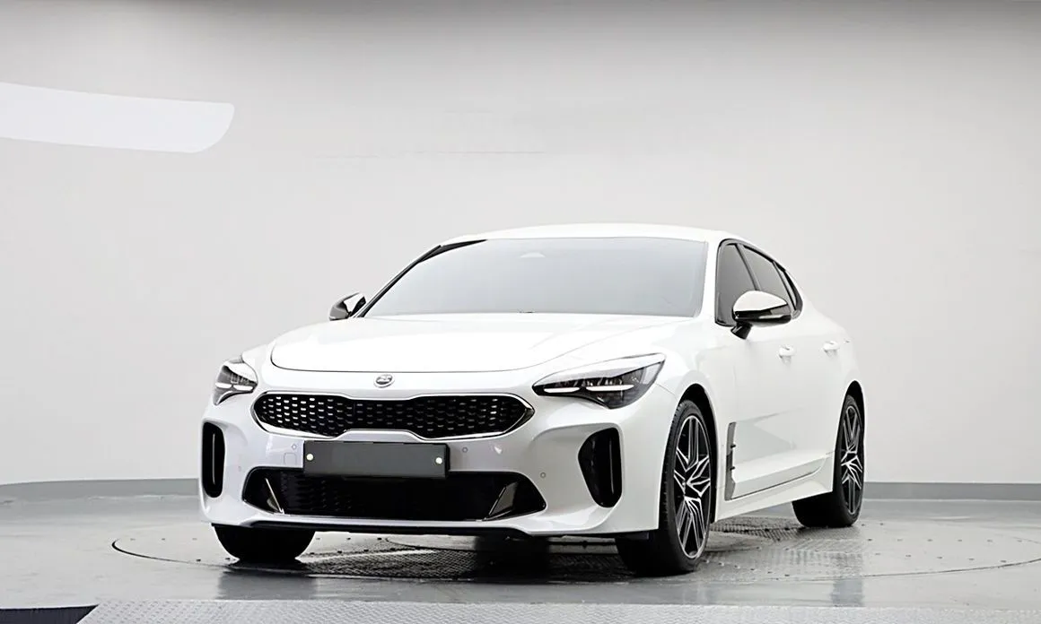 Kia Stinger — фото 1