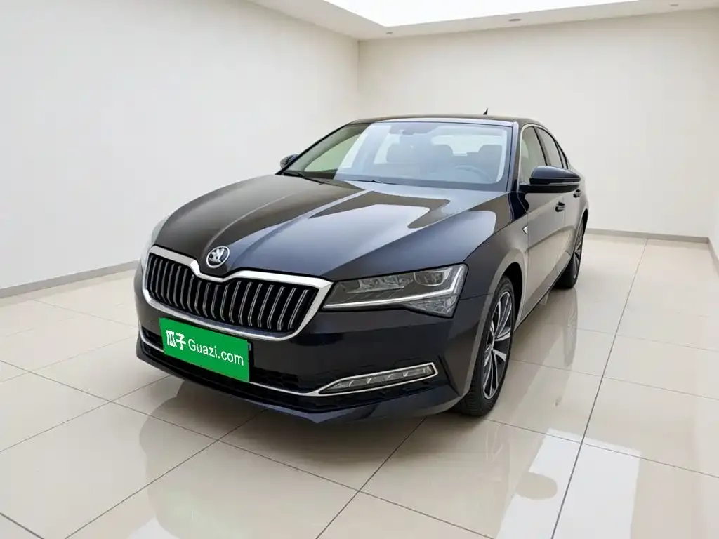 Skoda Superb — фото 1