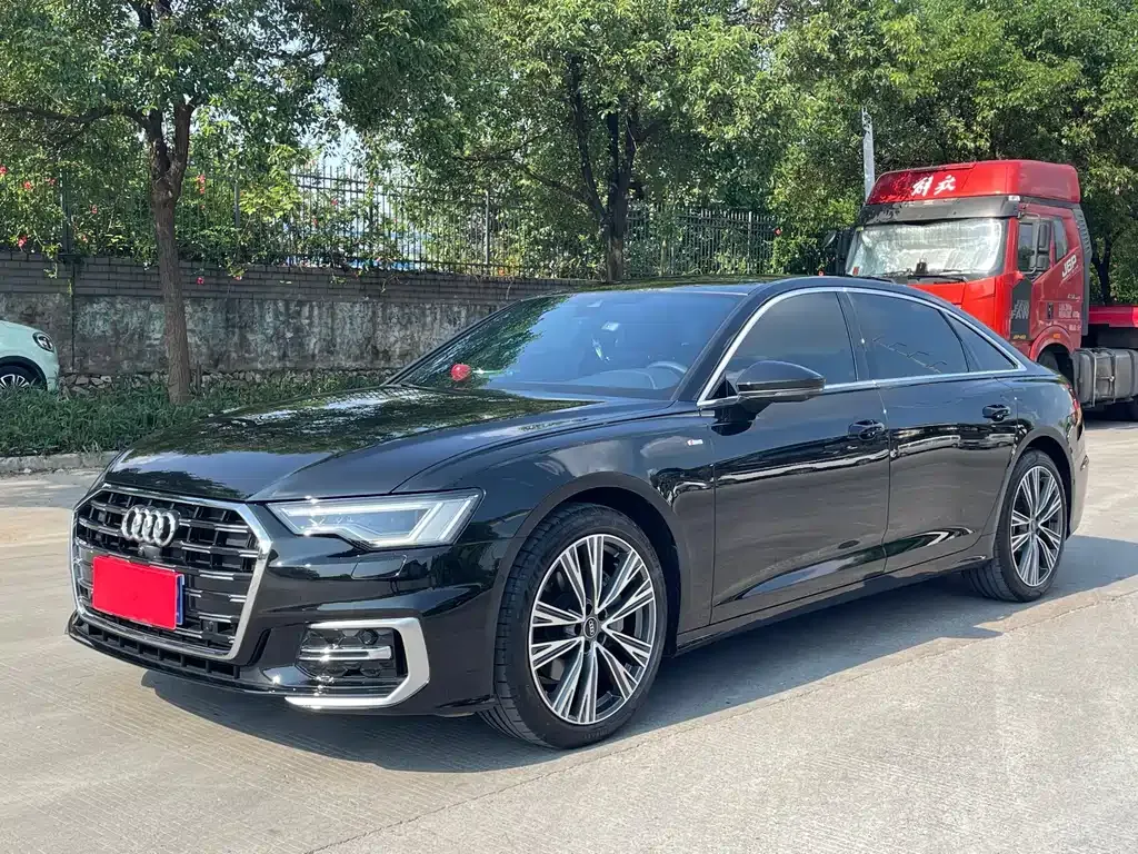 Audi A6L — фото 1