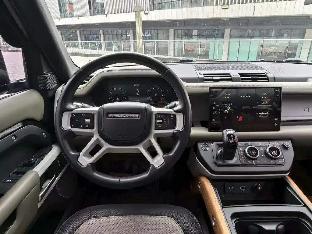 Land Rover Defender — фото 6
