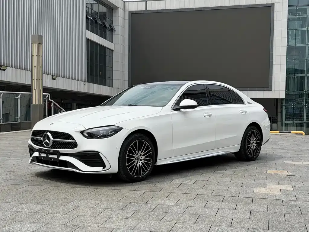 Mercedes-Benz C-Class — фото 1