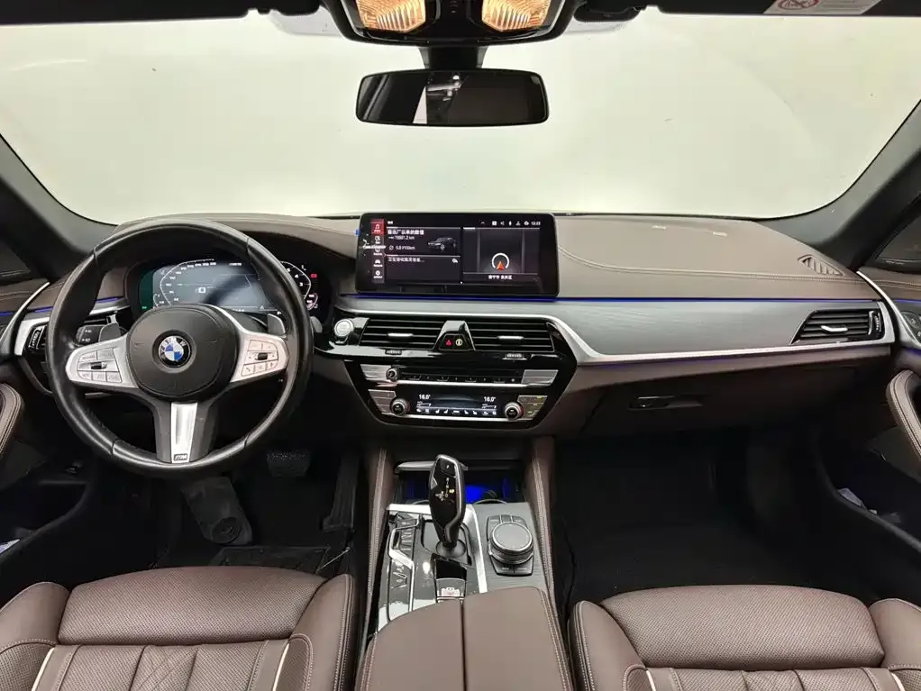 BMW 5 Series — фото 10