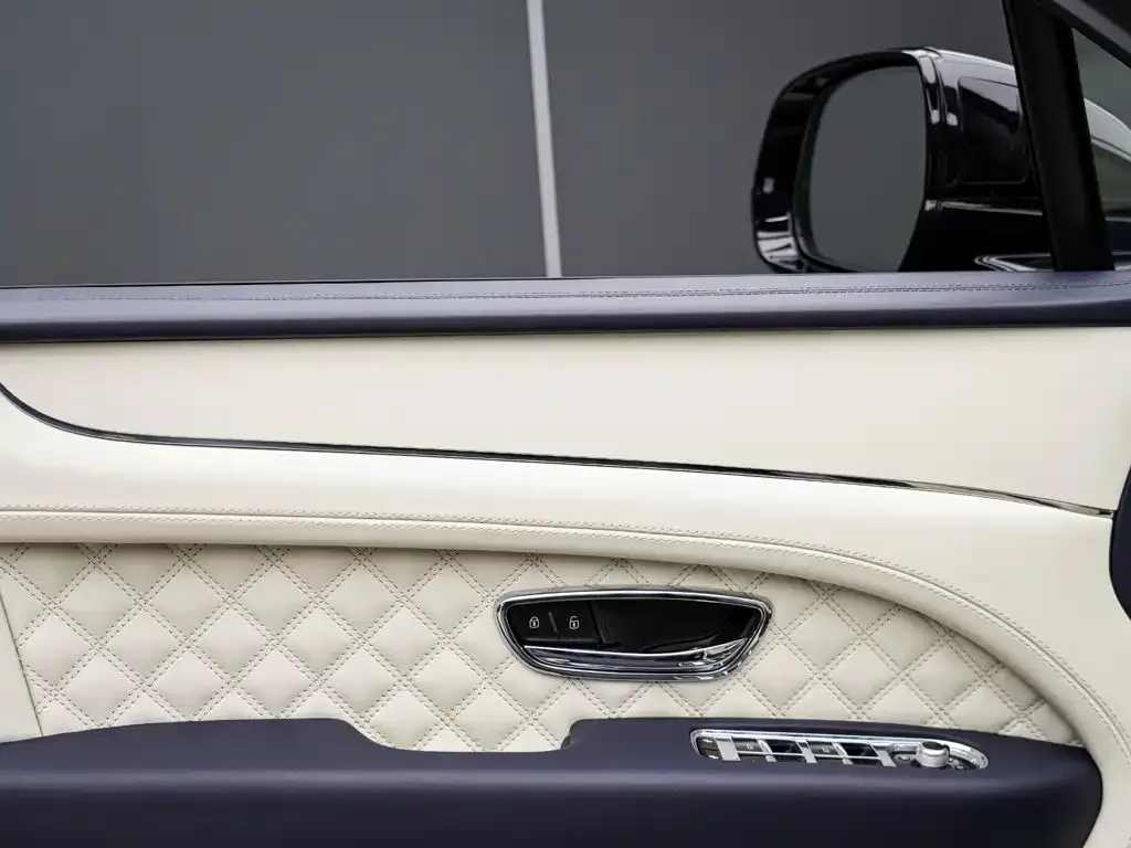 Bentley Bentayga — фото 4
