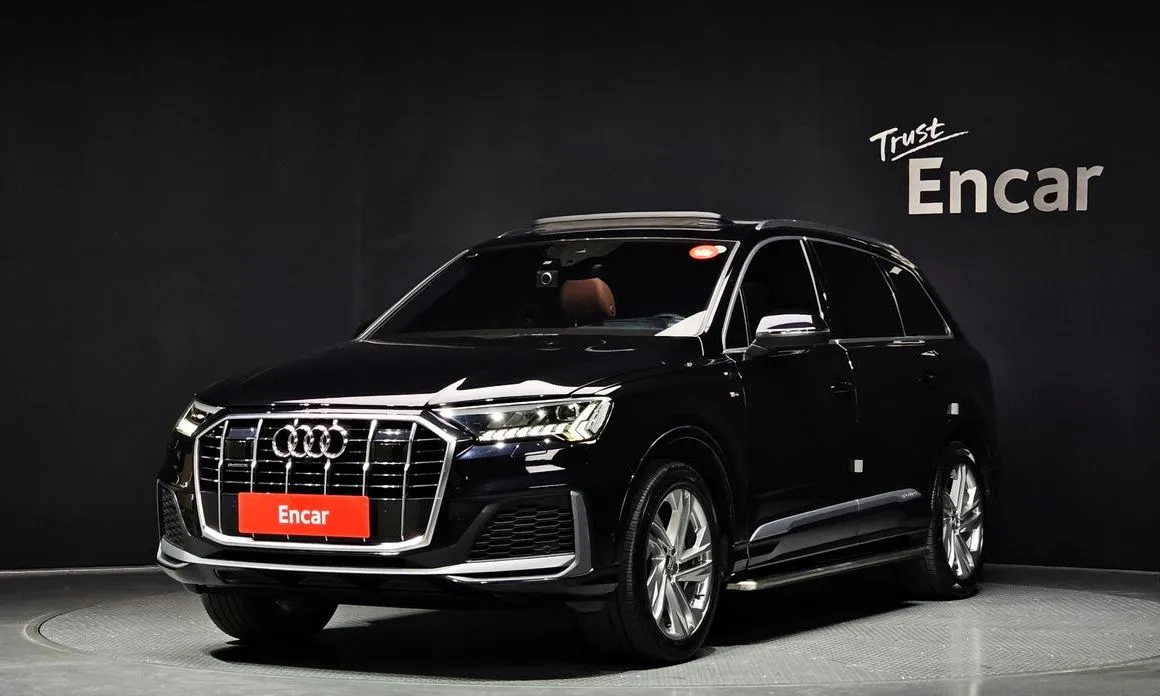 Audi Q7 — фото 1
