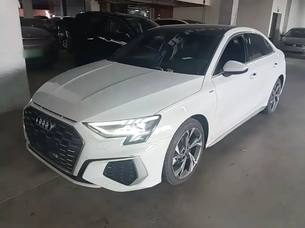 Audi A3 — фото 1