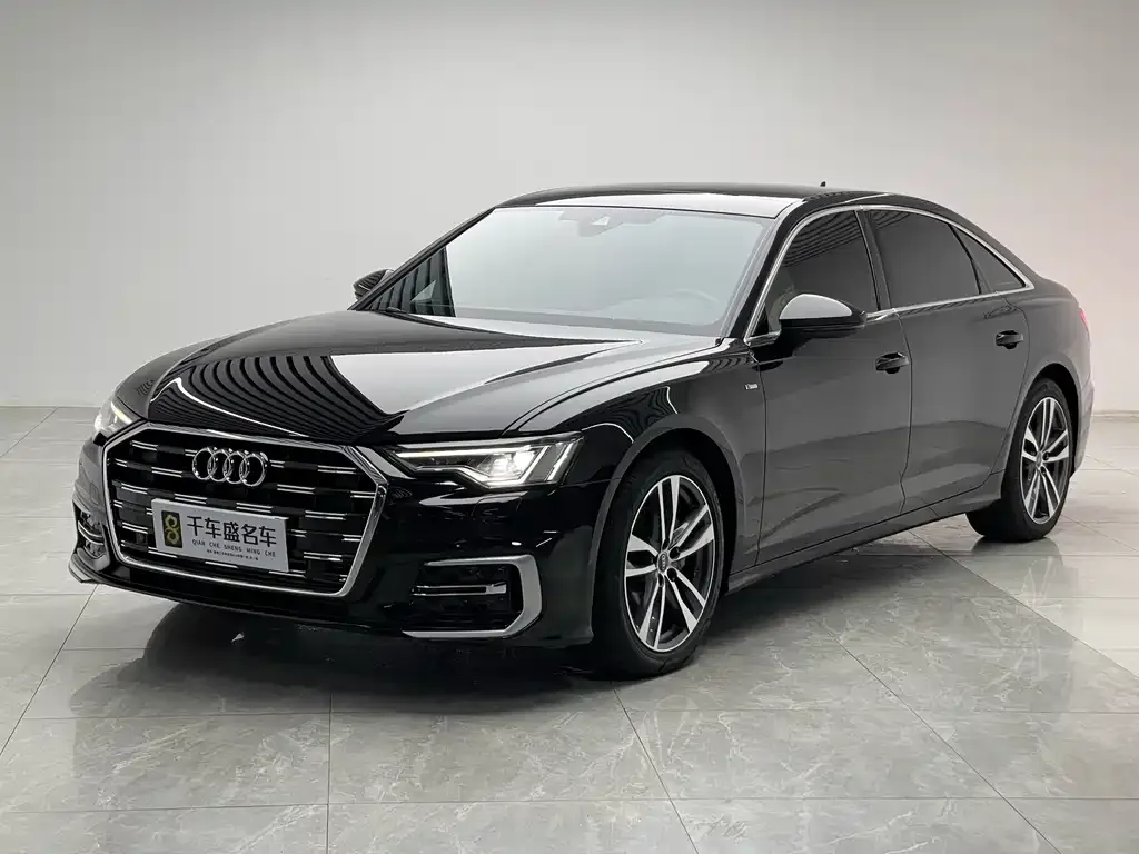 Audi A6L — фото 1