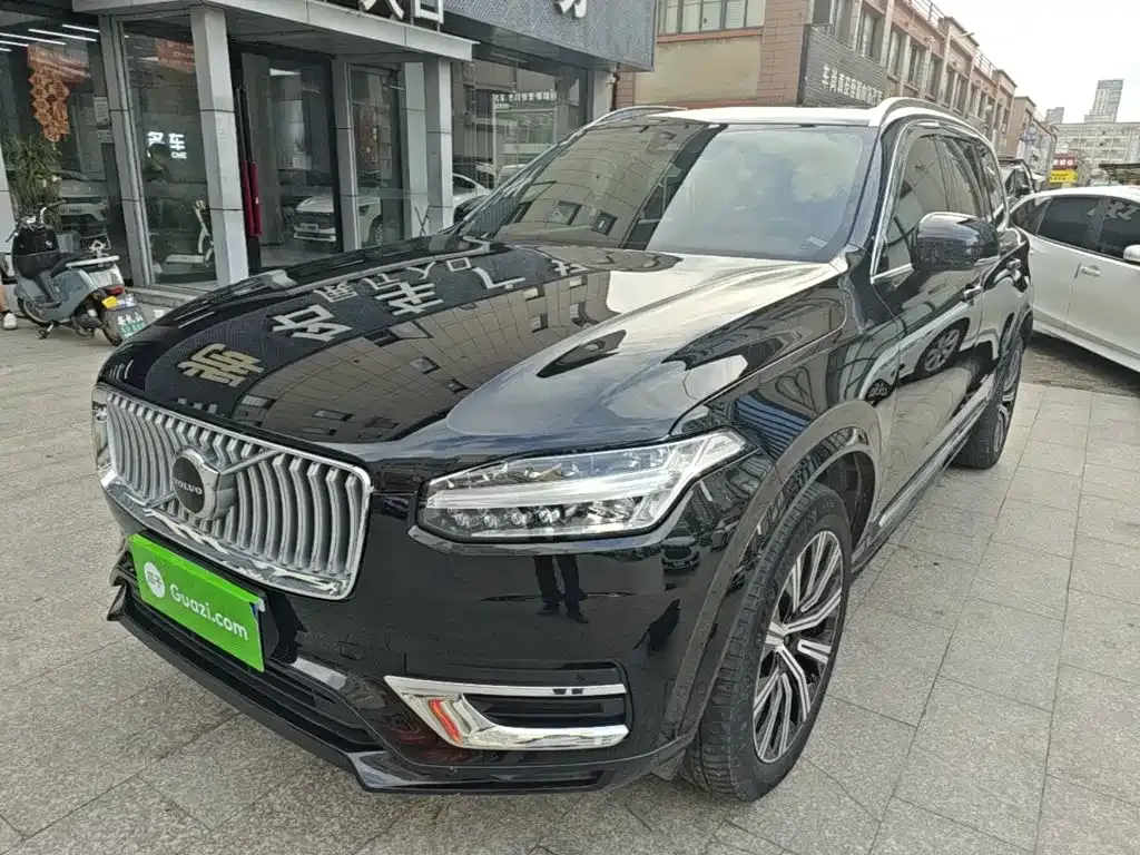 Volvo XC90 — фото 1