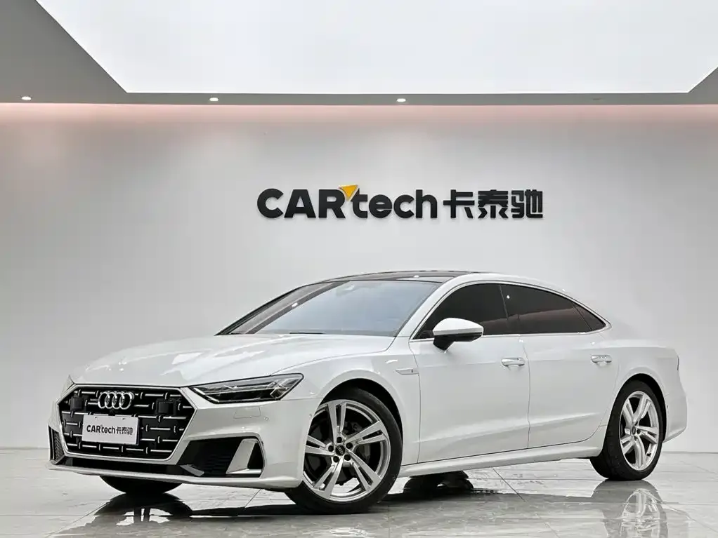 Audi A7L — фото 1