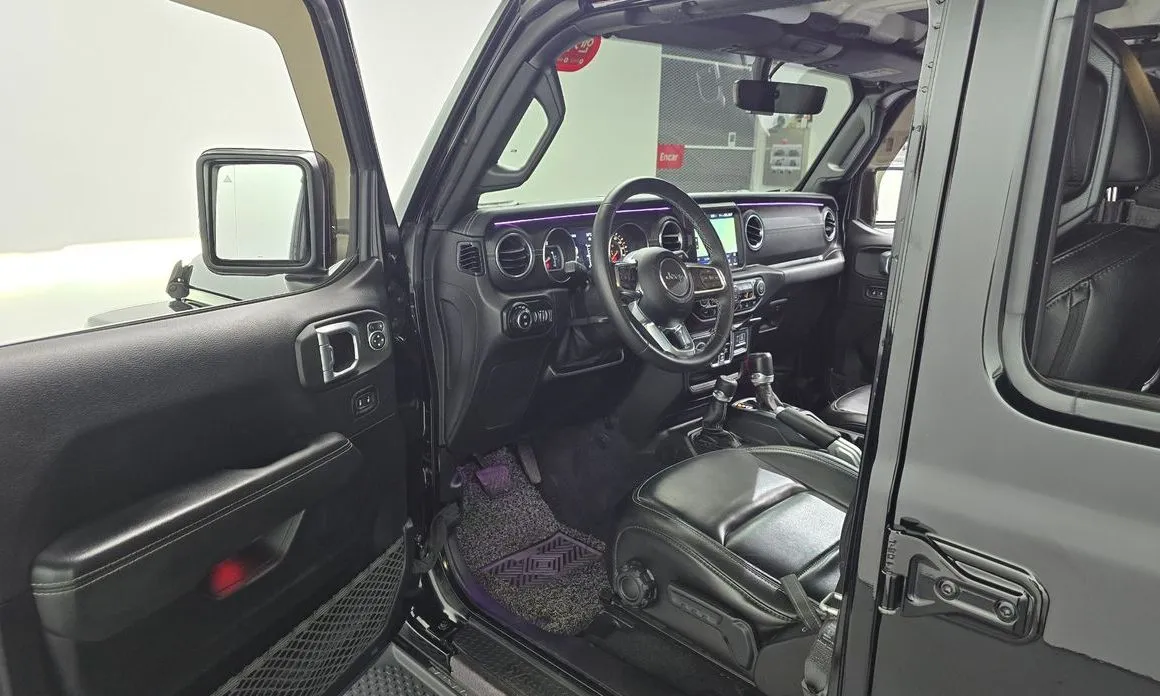 Jeep Wrangler — фото 6
