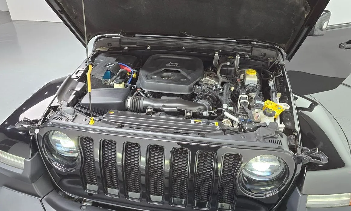 Jeep Wrangler — фото 10