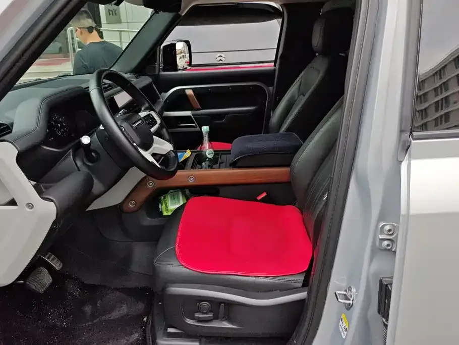 Land Rover Defender — фото 10