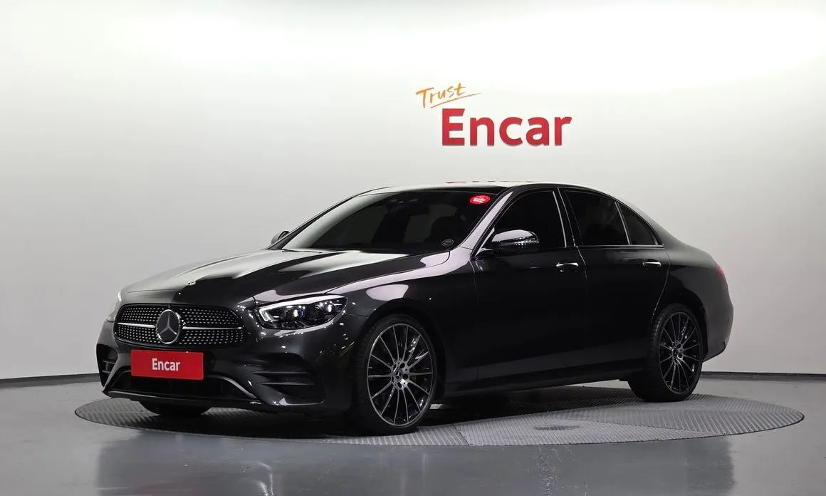 Mercedes-Benz E-Class — фото 1