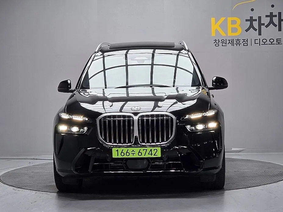 BMW X7 — фото 2