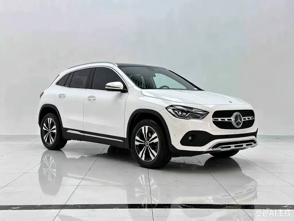 Mercedes-Benz GLA — фото 1