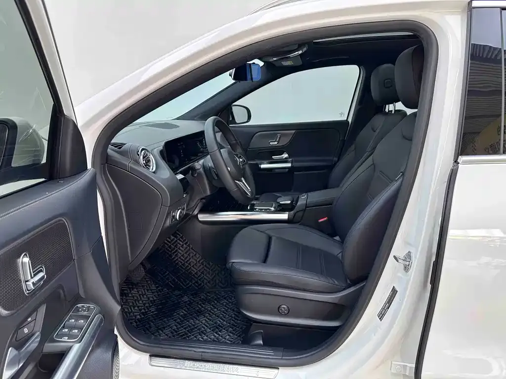 Mercedes-Benz GLA — фото 6