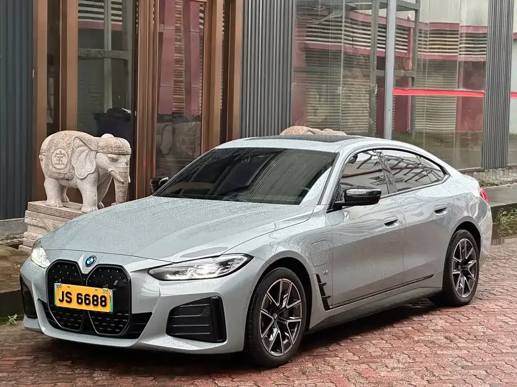 BMW i4 — фото 1