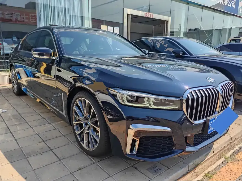 BMW 7 Series — фото 10