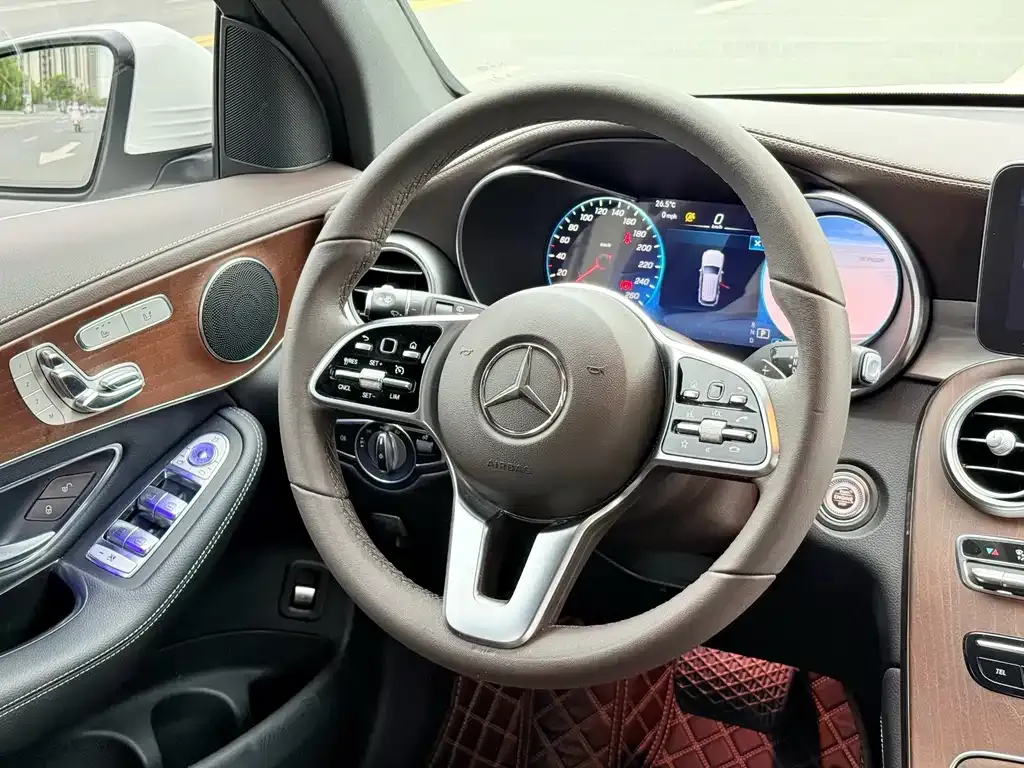 Mercedes-Benz GLC — фото 10
