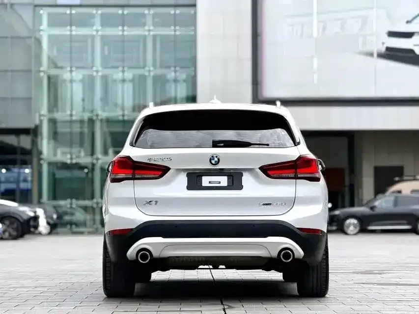 BMW X1 — фото 8