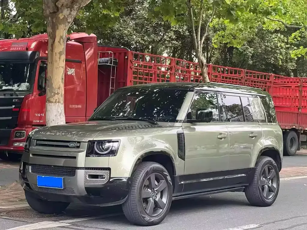 Land Rover Defender — фото 1