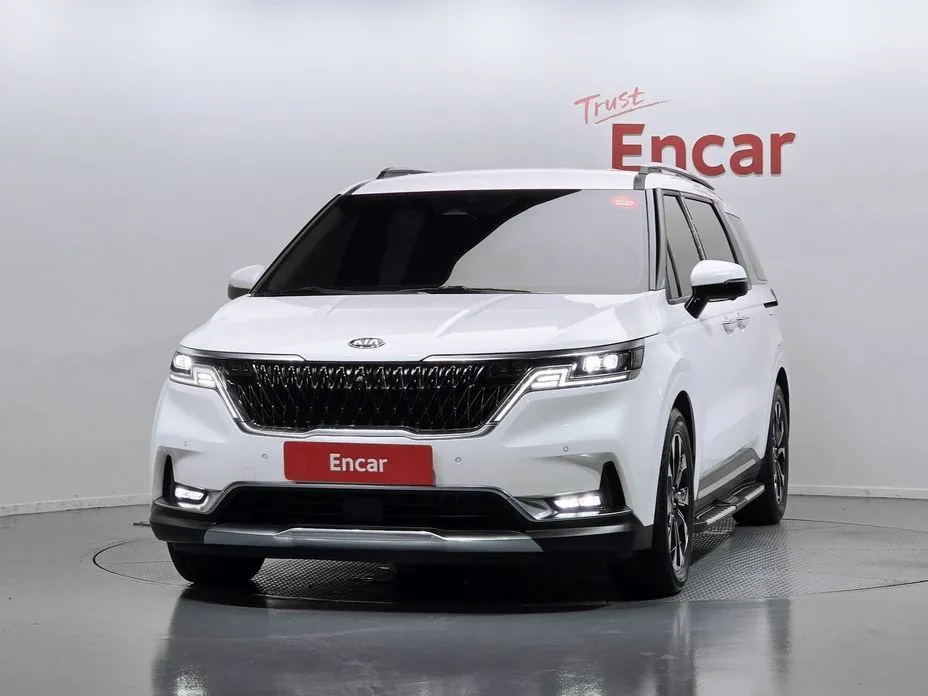 Kia Carnival — фото 1