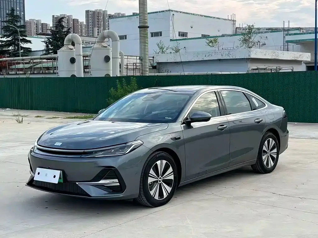 Geely 银河A7 EM — фото 1
