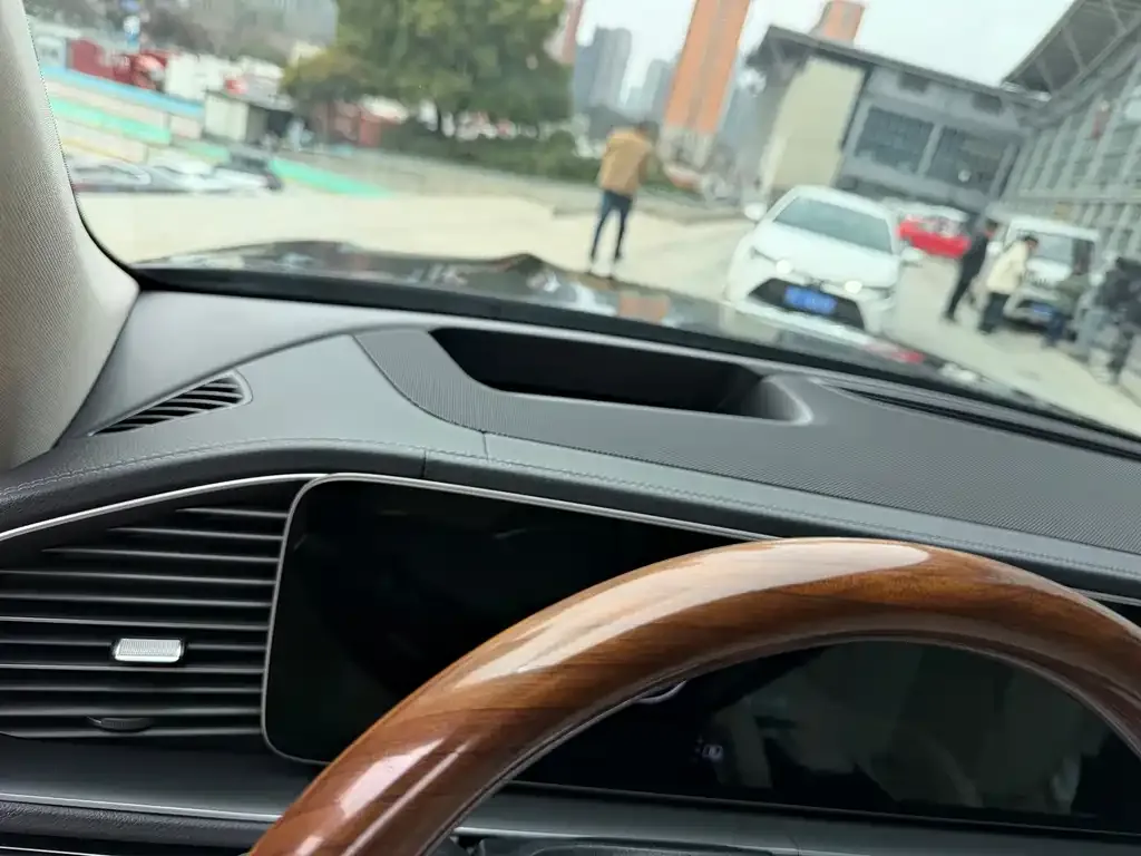 Mercedes-Benz GLS — фото 2