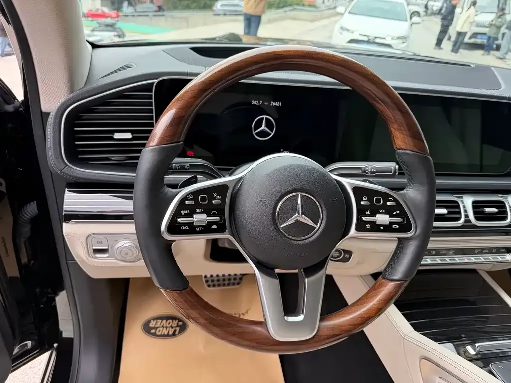Mercedes-Benz GLS — фото 7