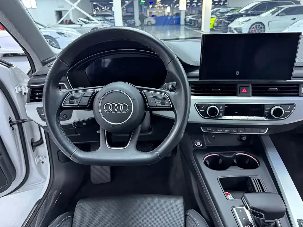 Audi A4L — фото 10