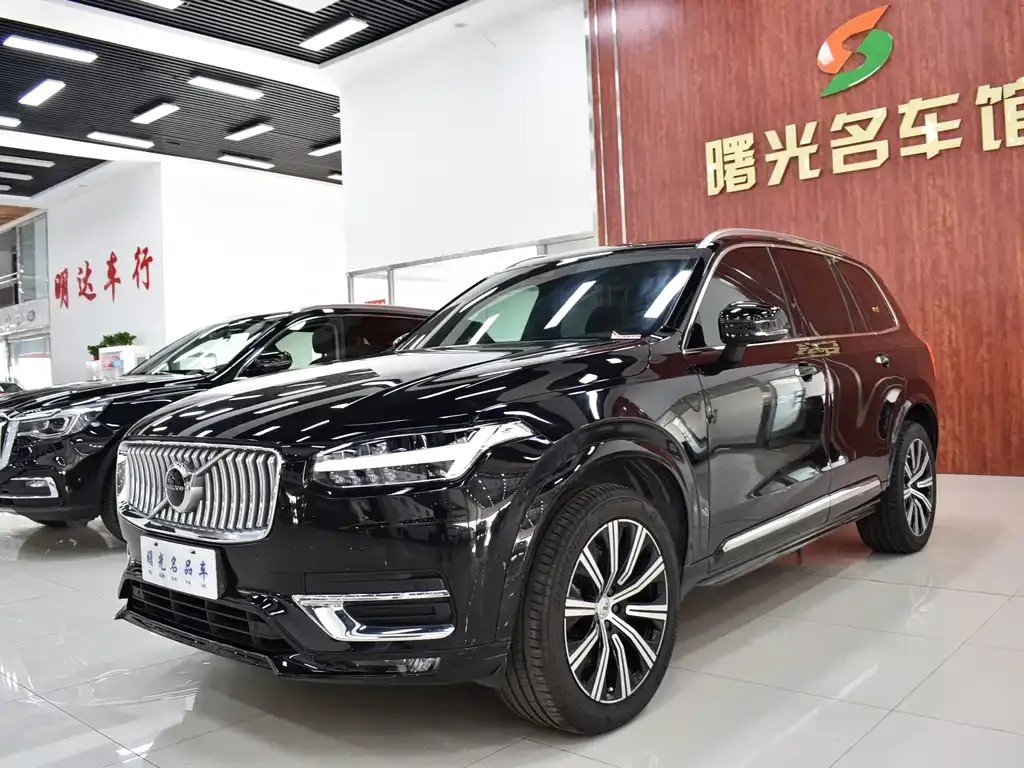 Volvo XC90 — фото 1
