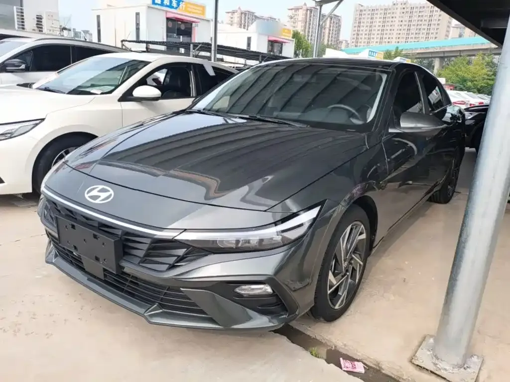 Hyundai Elantra — фото 2