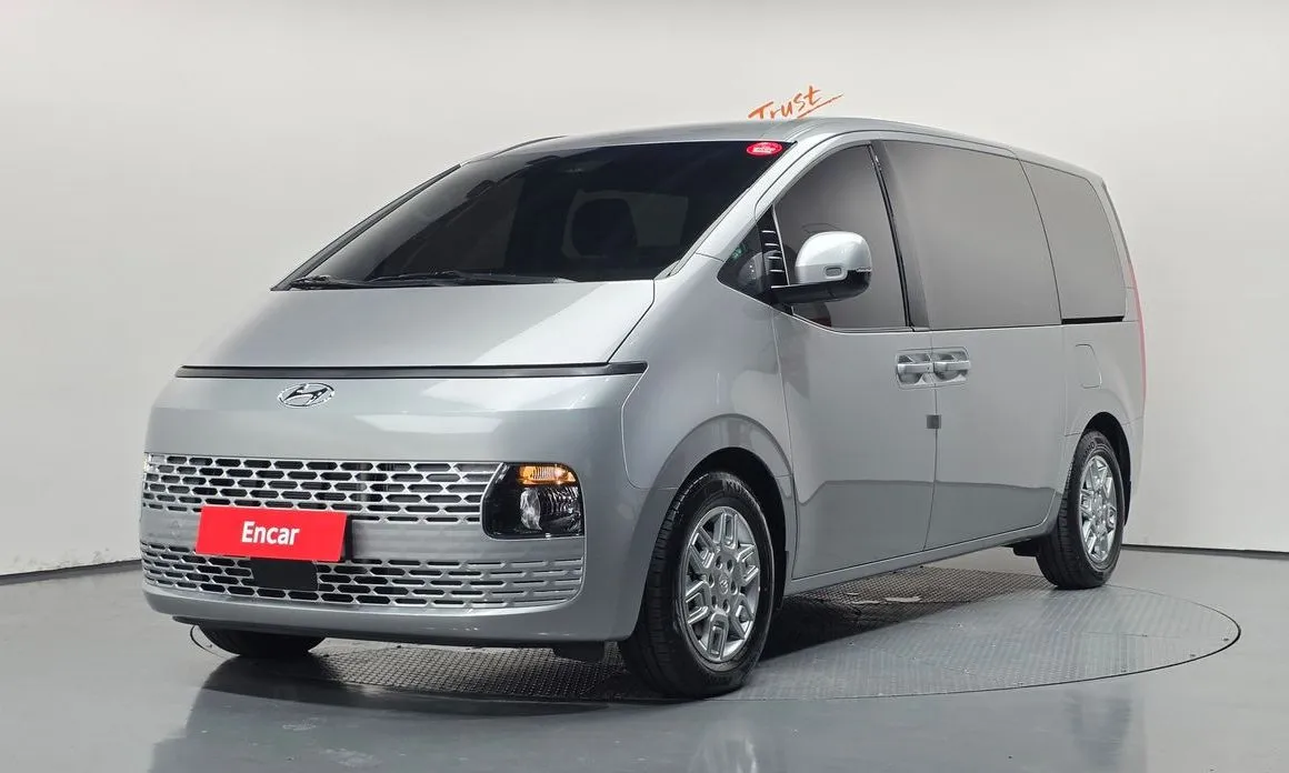 Hyundai Staria — фото 1