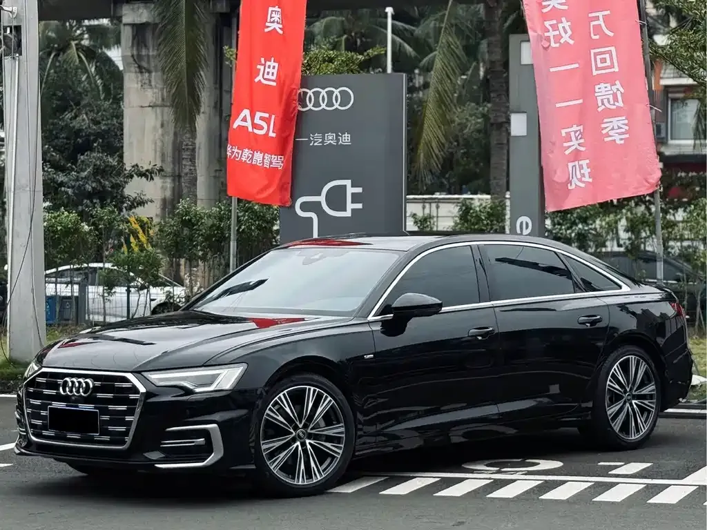 Audi A6L — фото 1