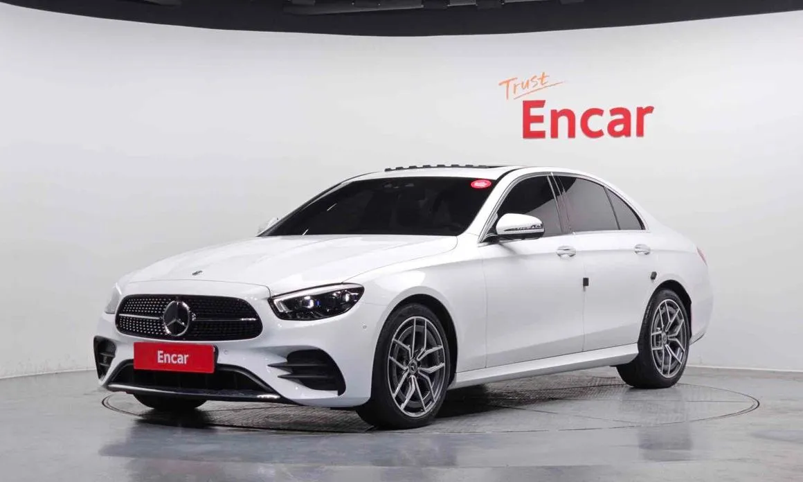 Mercedes-Benz E-Class — фото 1