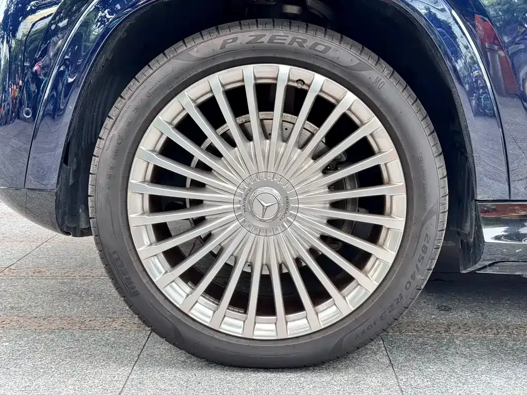 Mercedes-Benz GLS — фото 10