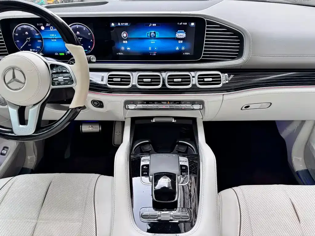 Mercedes-Benz GLS — фото 4