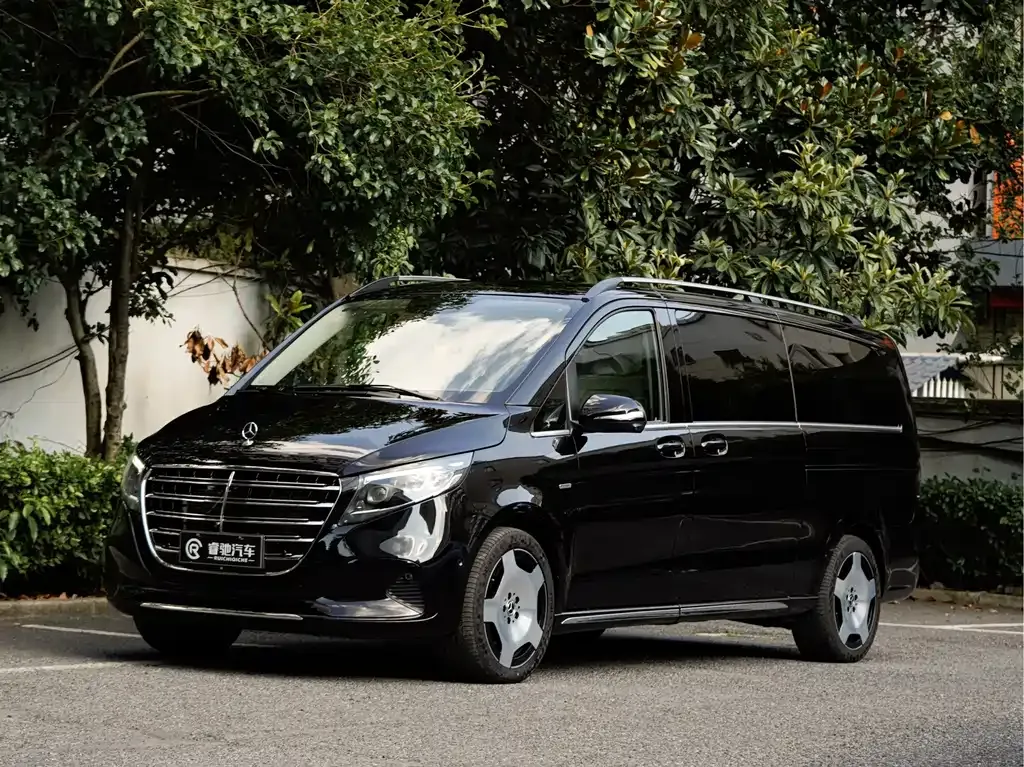 Mercedes-Benz V-Class — фото 1