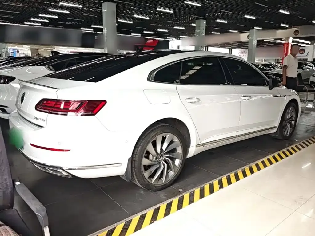 Volkswagen CC — фото 10