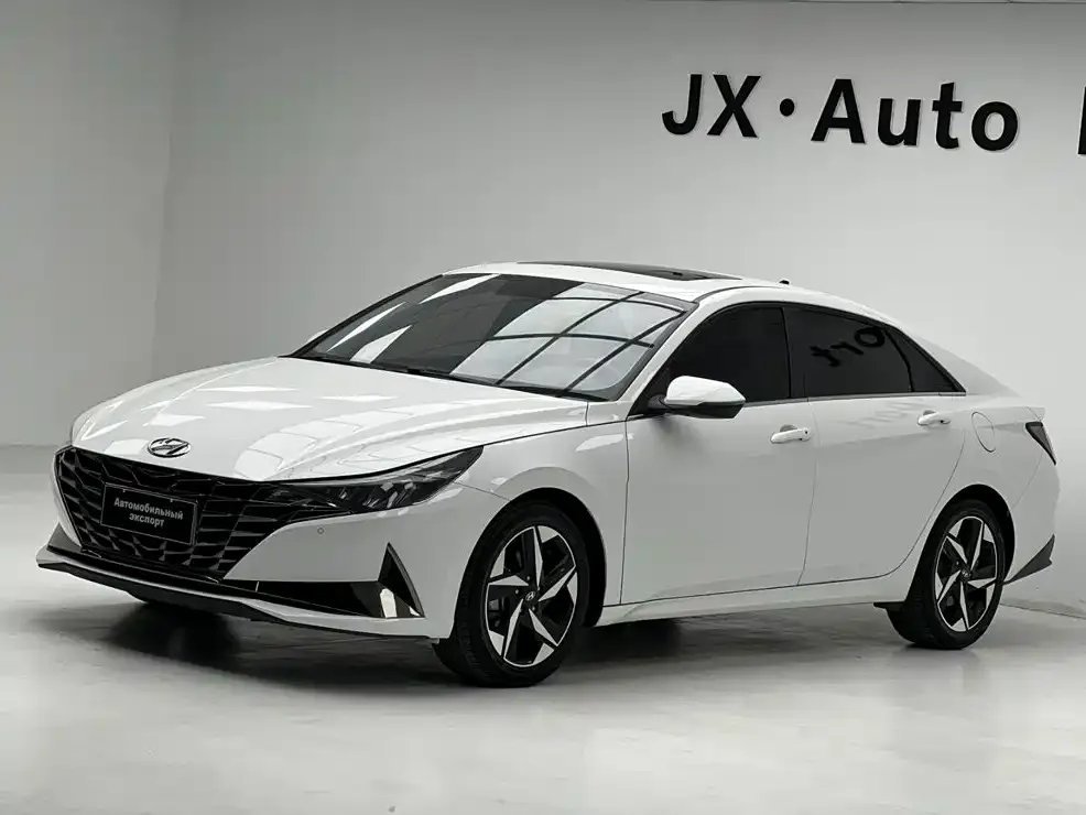 Hyundai Elantra — фото 1