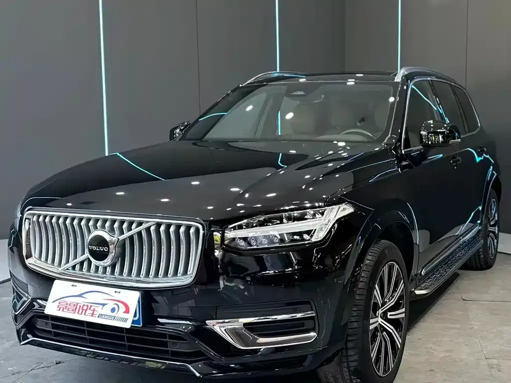 Volvo XC90 — фото 1