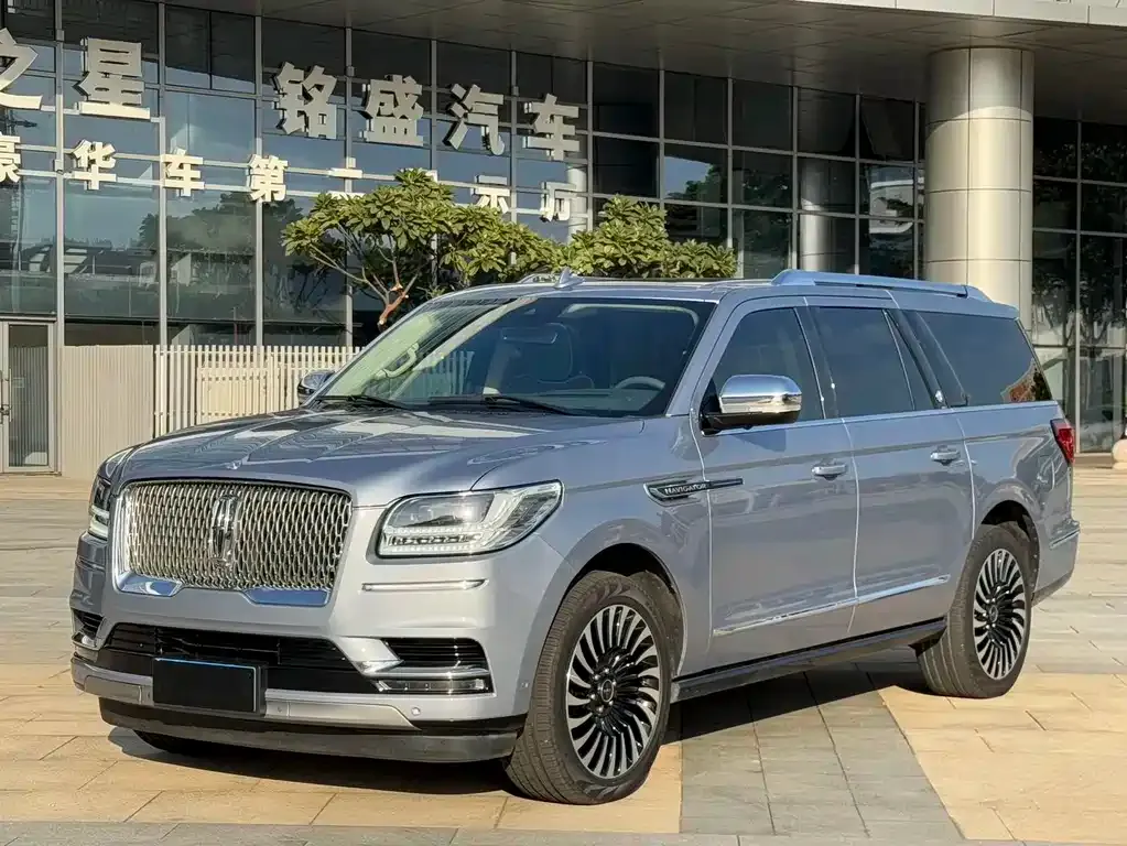 Lincoln Navigator — фото 1