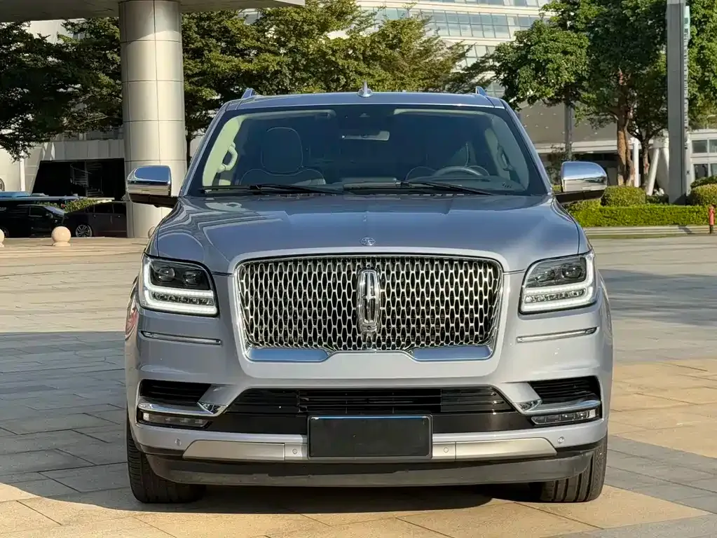 Lincoln Navigator — фото 8