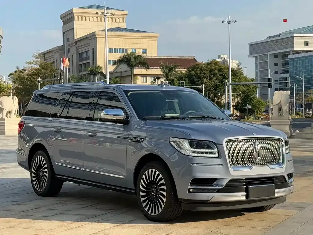 Lincoln Navigator — фото 10