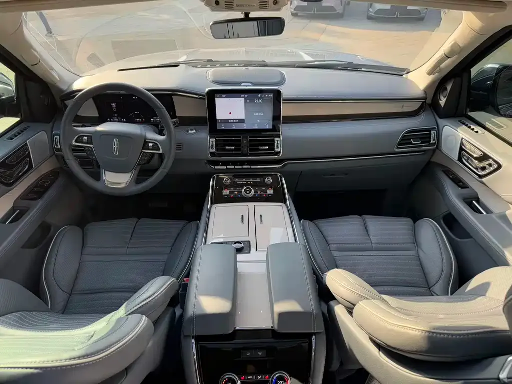 Lincoln Navigator — фото 9