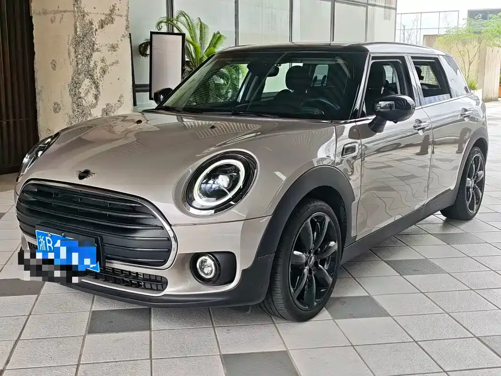 MINI Clubman — фото 1