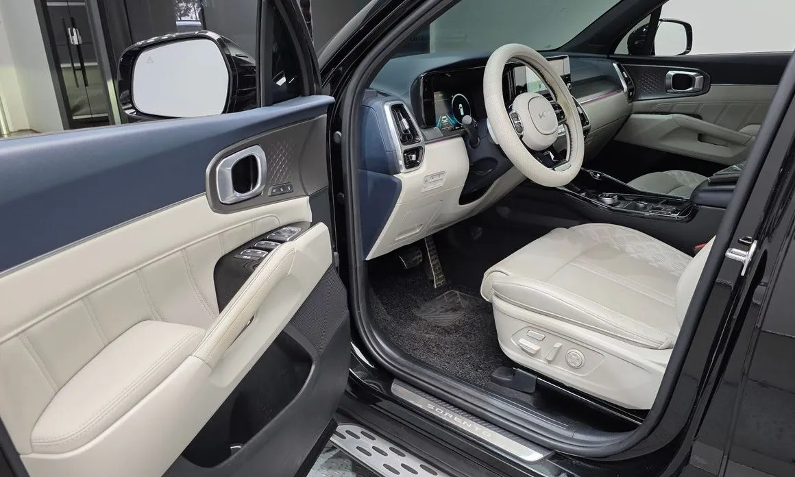 Kia Sorento — фото 7